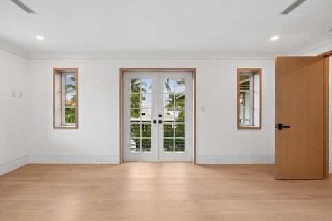 Tiny photo for 125 Worth Court N, West Palm Beach, FL 33405 (MLS # B26036772)