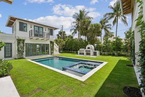 Tiny photo for 125 Worth Court N, West Palm Beach, FL 33405 (MLS # B26036772)