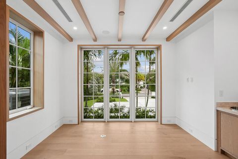 Tiny photo for 125 Worth Court N, West Palm Beach, FL 33405 (MLS # B26036772)