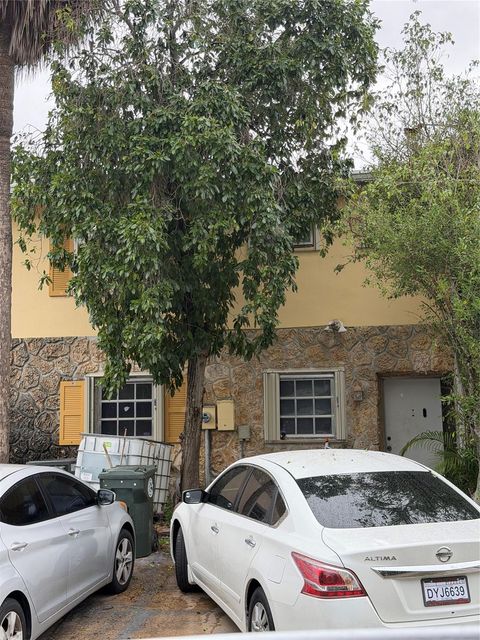 405 Sunshine Dr 0 Coconut Creek FL 33066