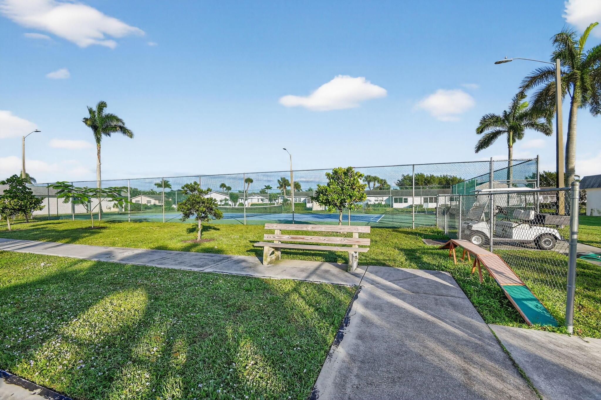 CRESTHAVEN TOWNHOMES SEC - Residential