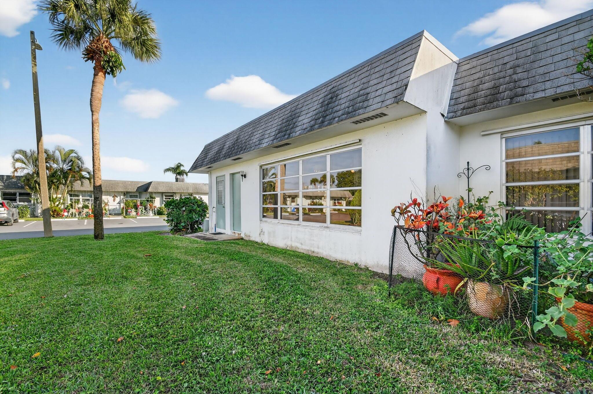 CRESTHAVEN TOWNHOMES SEC - Residential