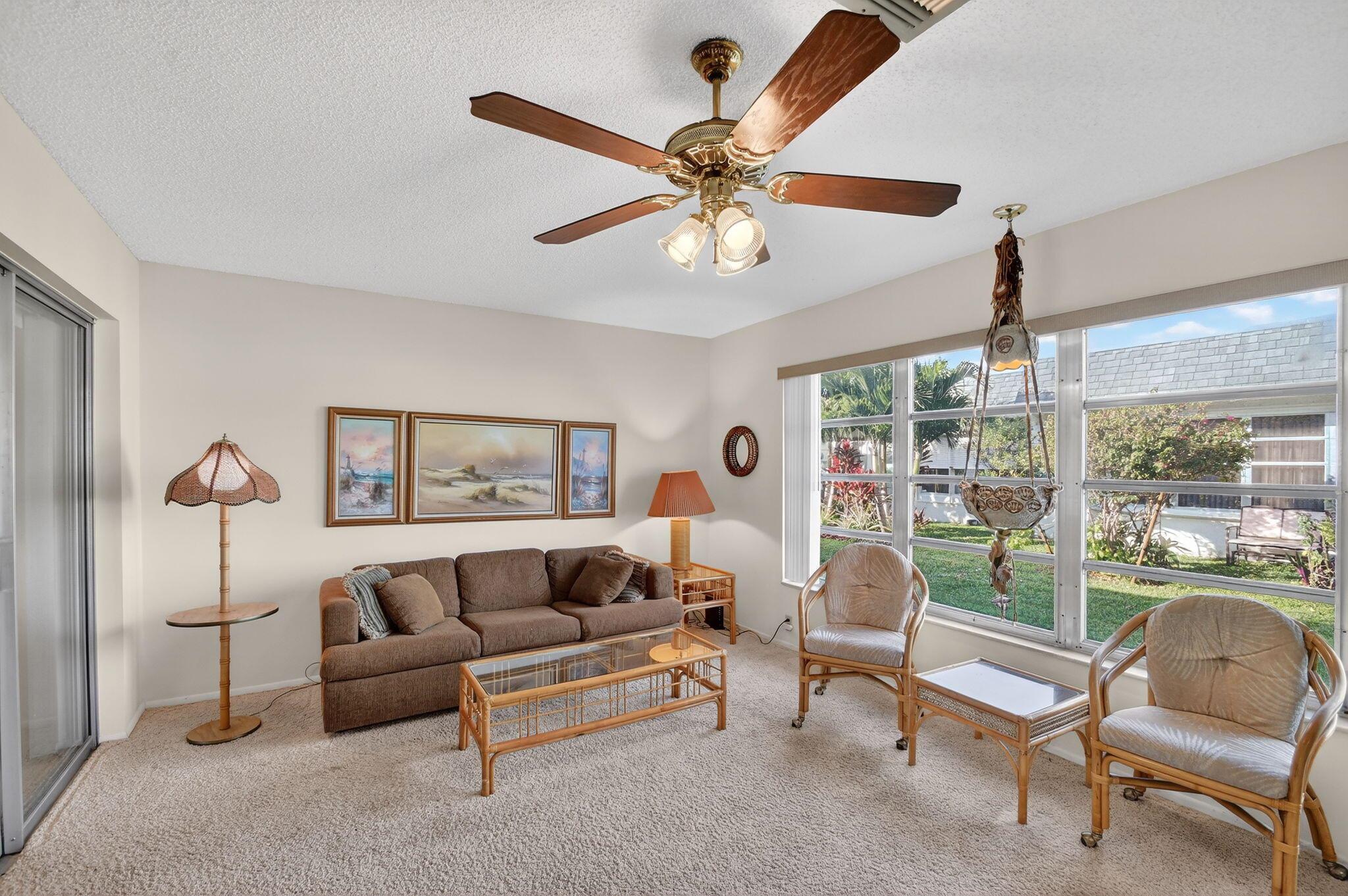 CRESTHAVEN TOWNHOMES SEC - Residential