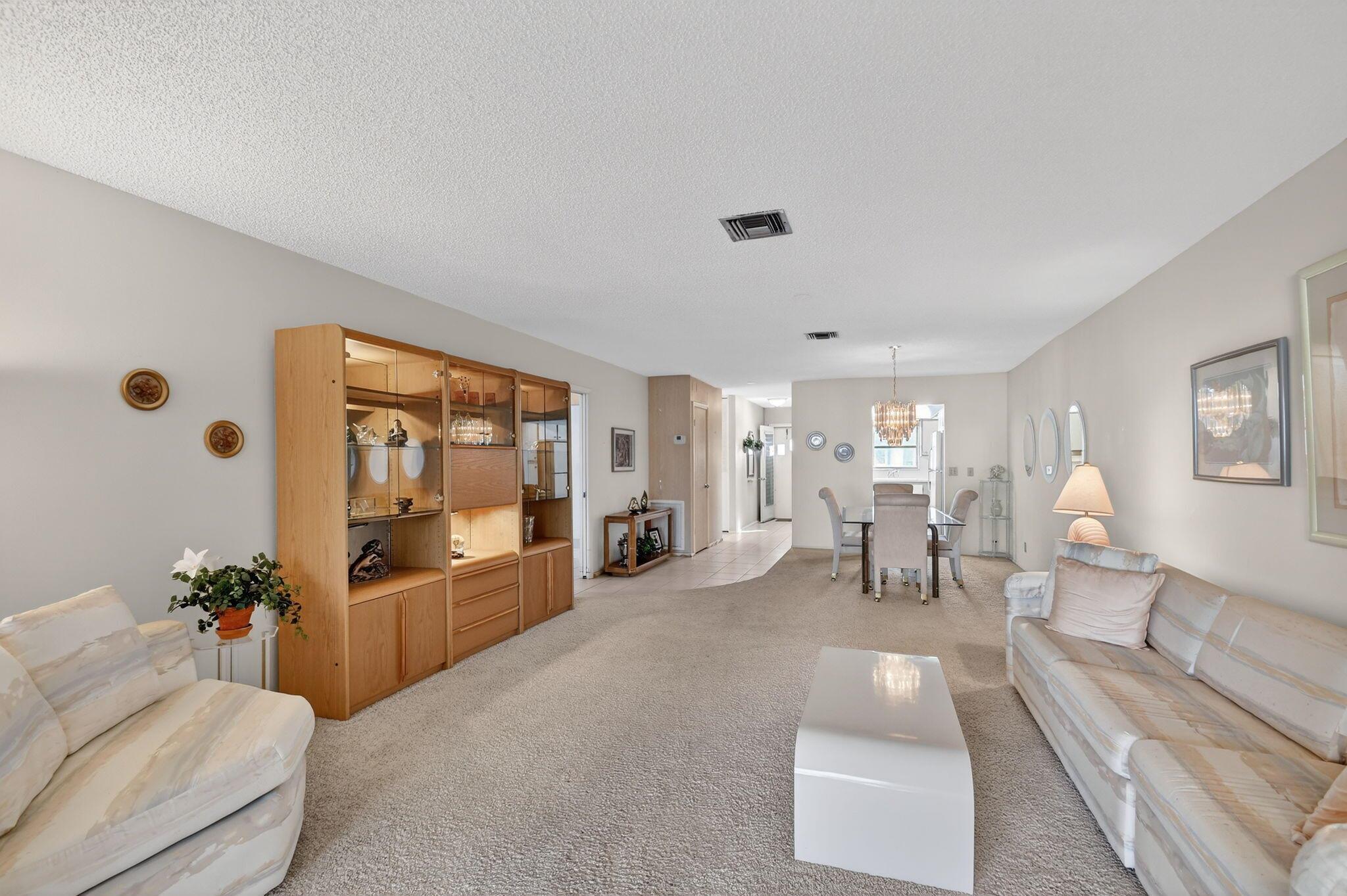 CRESTHAVEN TOWNHOMES SEC - Residential