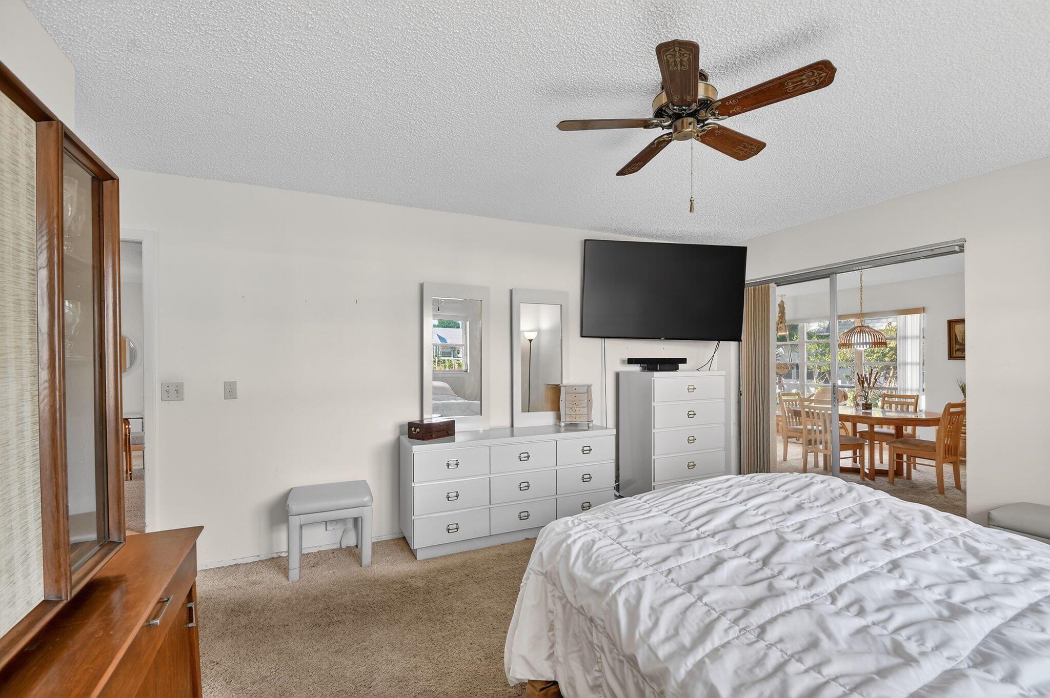 CRESTHAVEN TOWNHOMES SEC - Residential