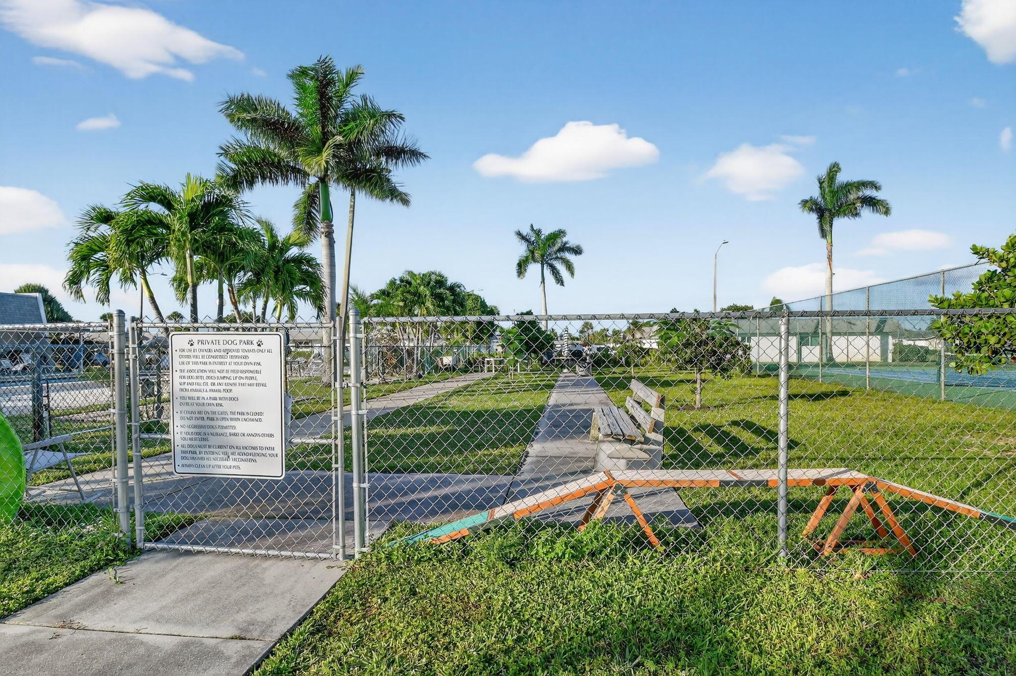 CRESTHAVEN TOWNHOMES SEC - Residential