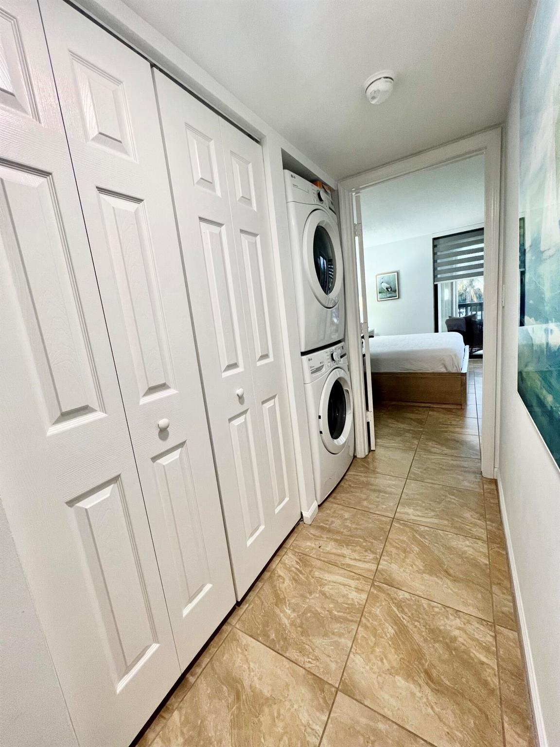 ISLANDIA II CONDOMINIUM - Residential Lease