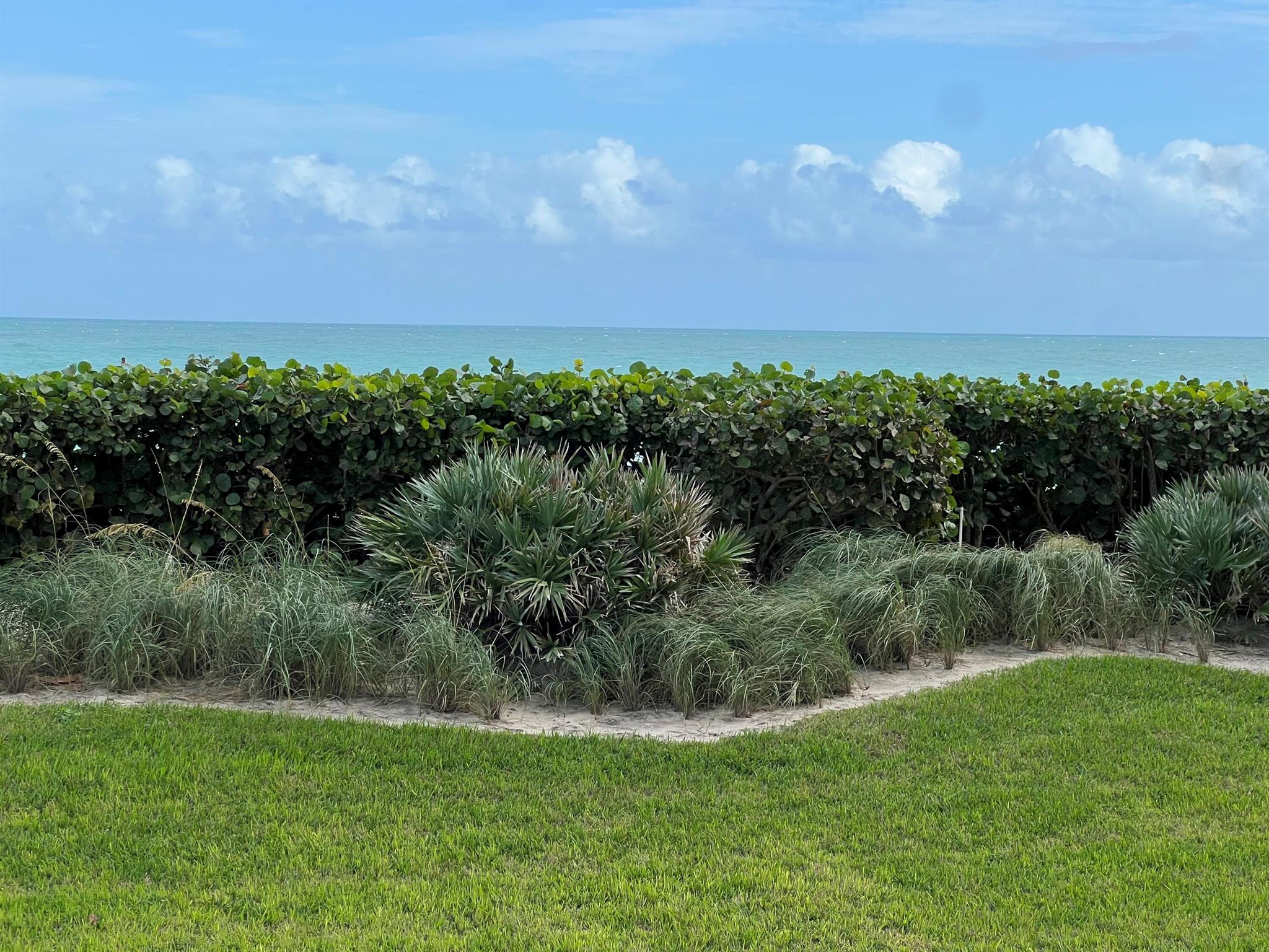 ISLANDIA II CONDOMINIUM - Residential Lease