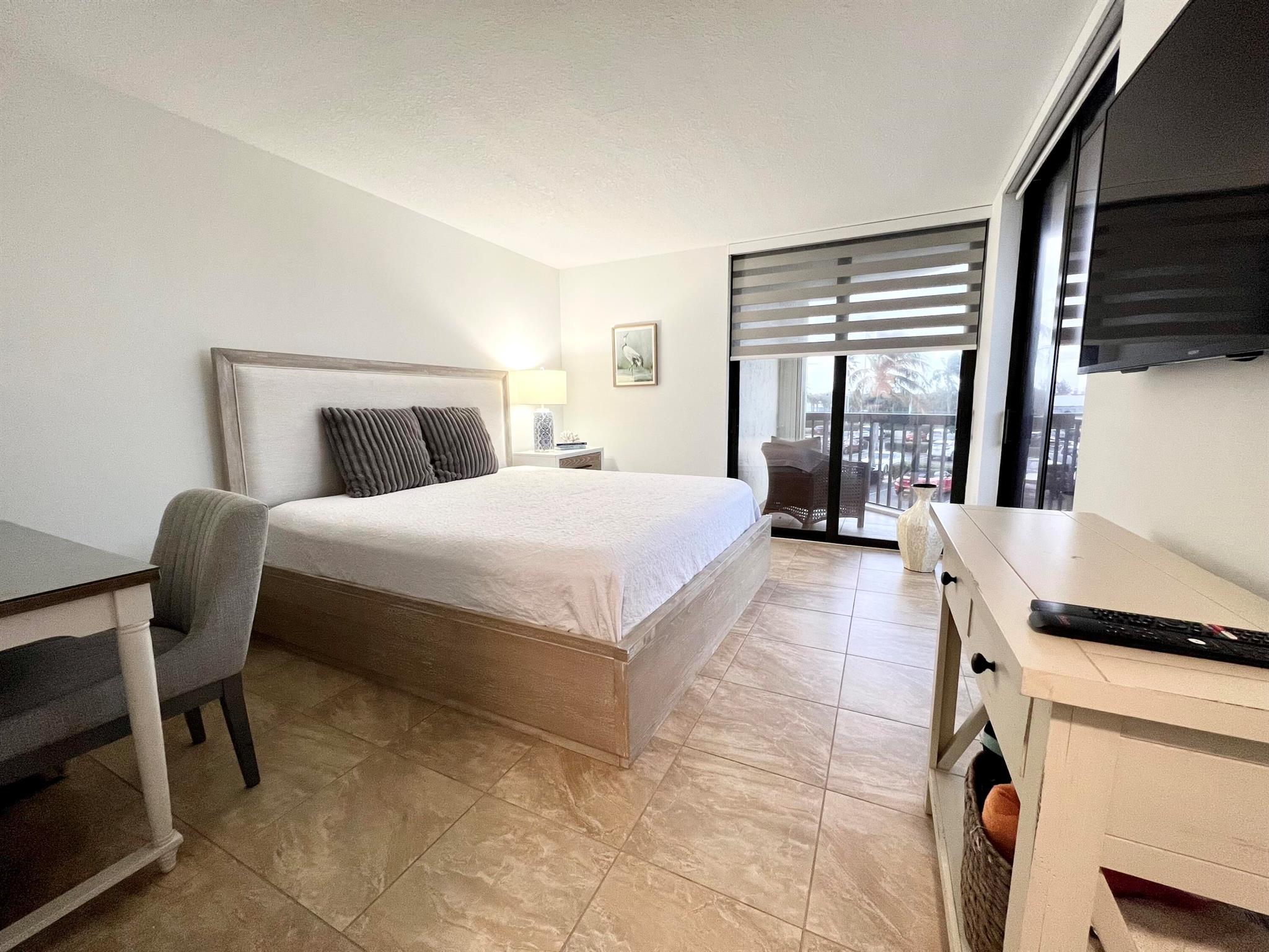 ISLANDIA II CONDOMINIUM - Residential Lease