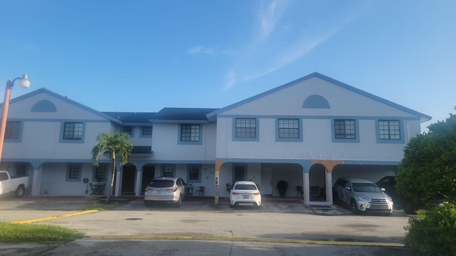 Property with excellent location near supermarkets, cinemas, restaurants, large malls and close to the main Cecar highway, Florida International University and many other things. It is a great opportunity to make a large investment in a very good location.