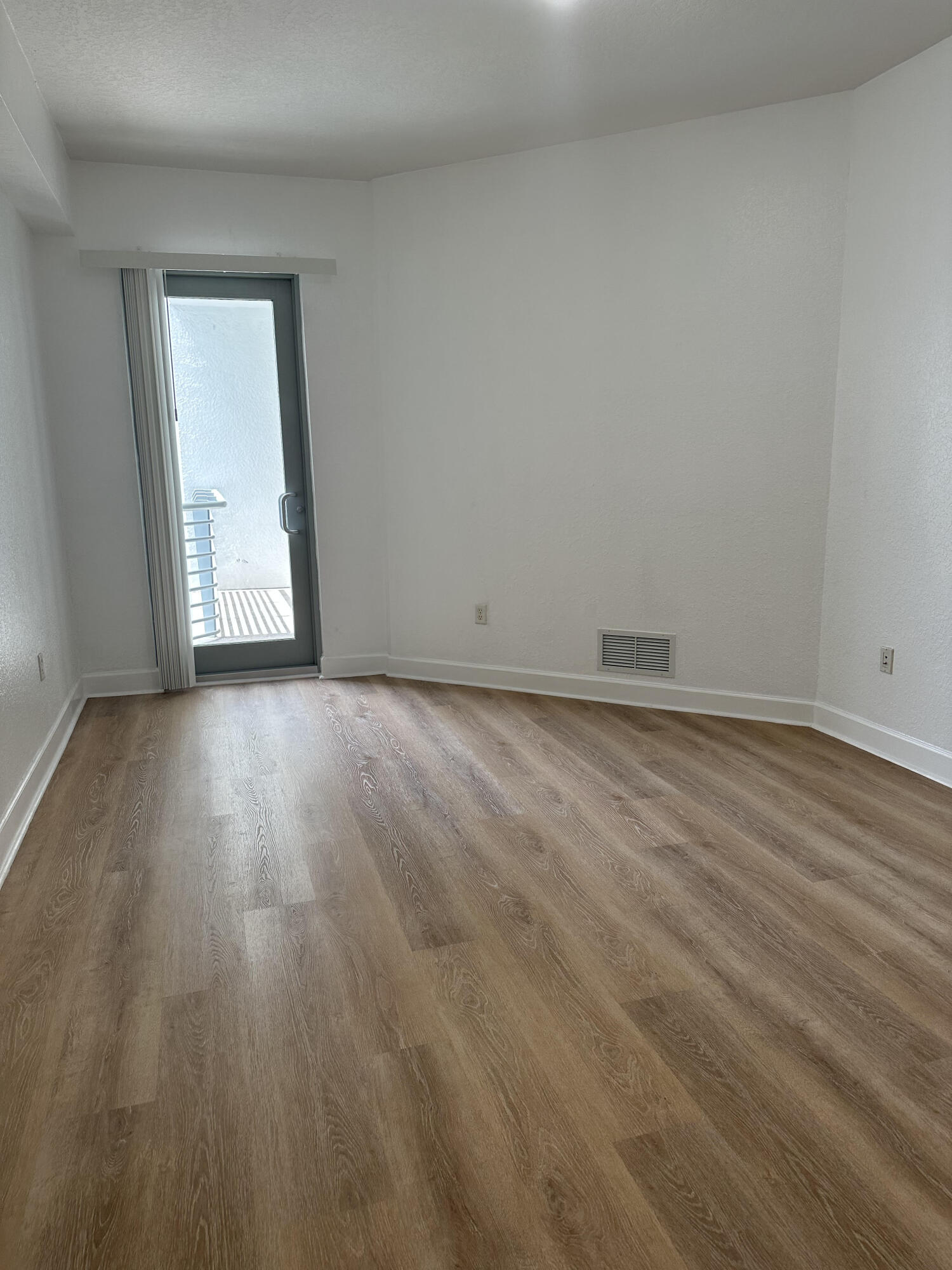 1830 Radius Drive 1220