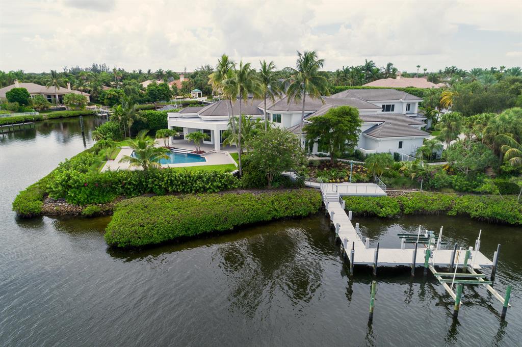 ADMIRALS COVE PAR E - Residential