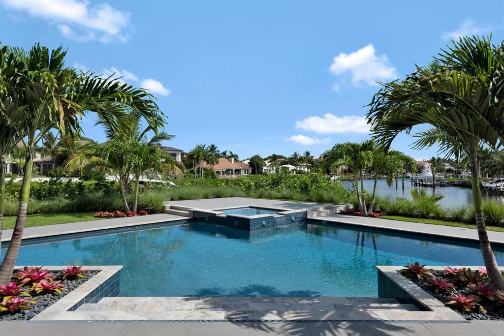 ADMIRALS COVE PAR E - Residential