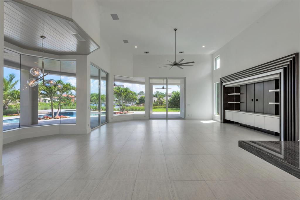 ADMIRALS COVE PAR E - Residential