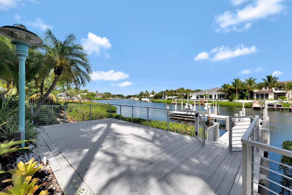 ADMIRALS COVE PAR E - Residential