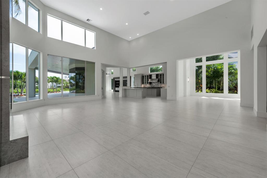 ADMIRALS COVE PAR E - Residential