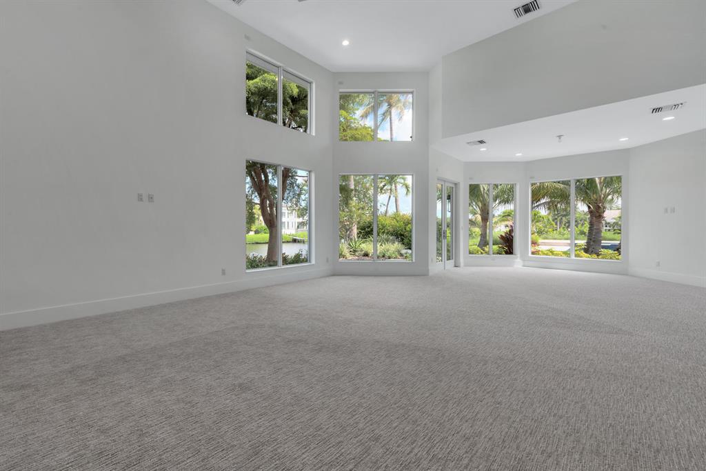 ADMIRALS COVE PAR E - Residential