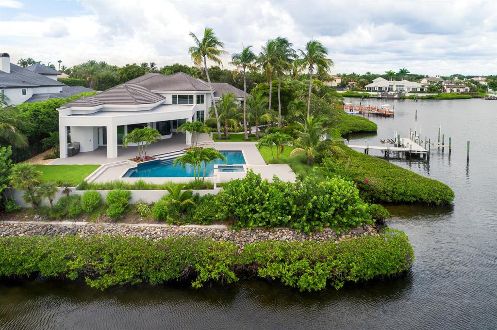 ADMIRALS COVE PAR E - Residential