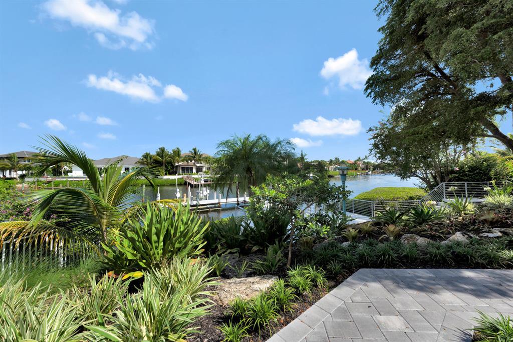 ADMIRALS COVE PAR E - Residential