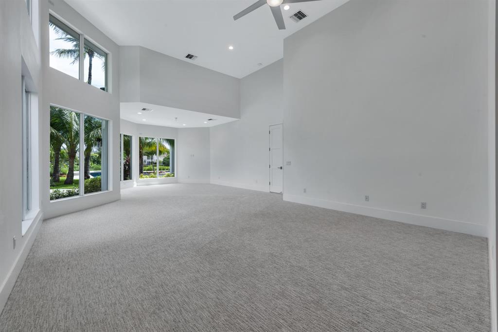 ADMIRALS COVE PAR E - Residential