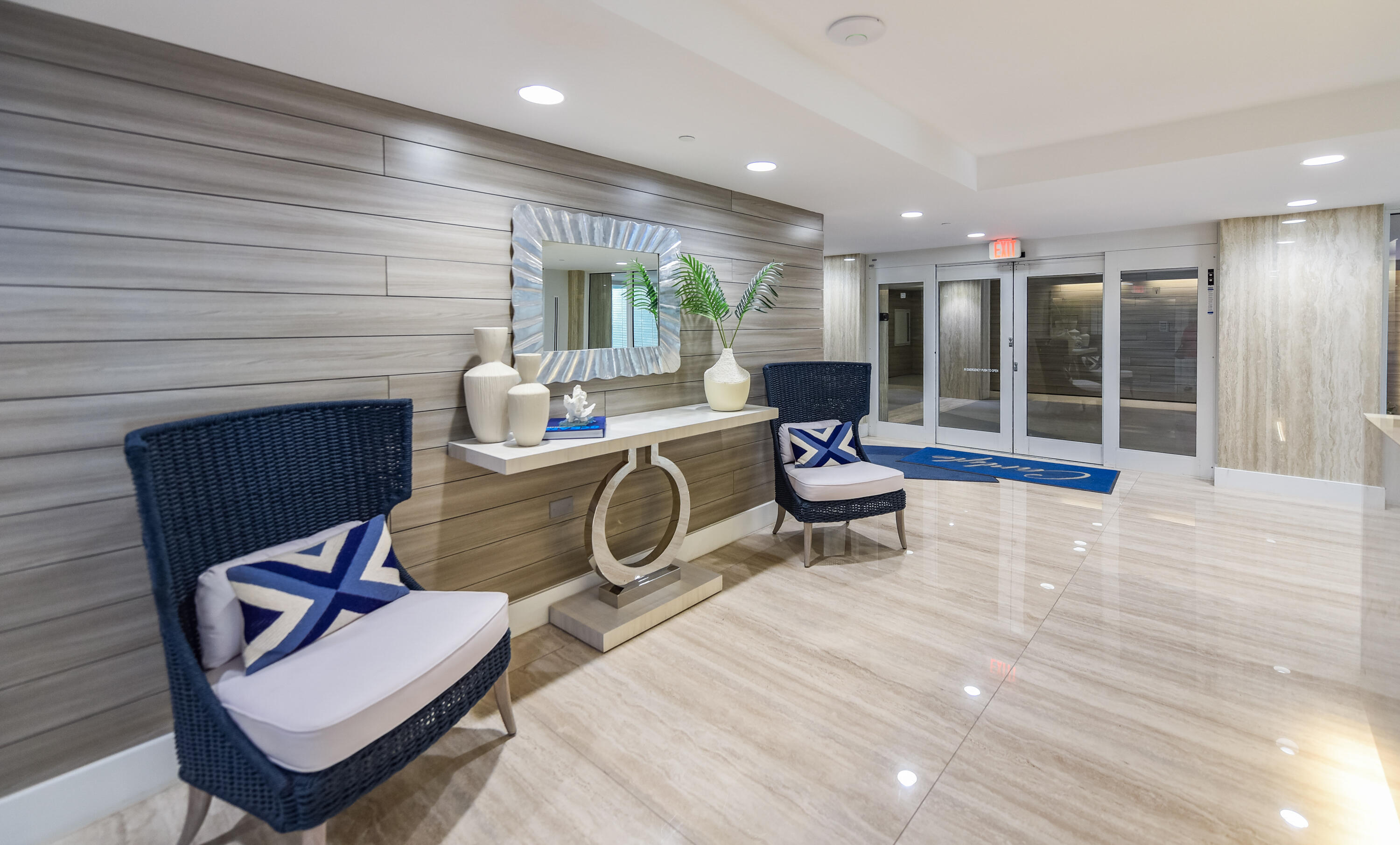 CARLYLE HOUSE COND - Residential