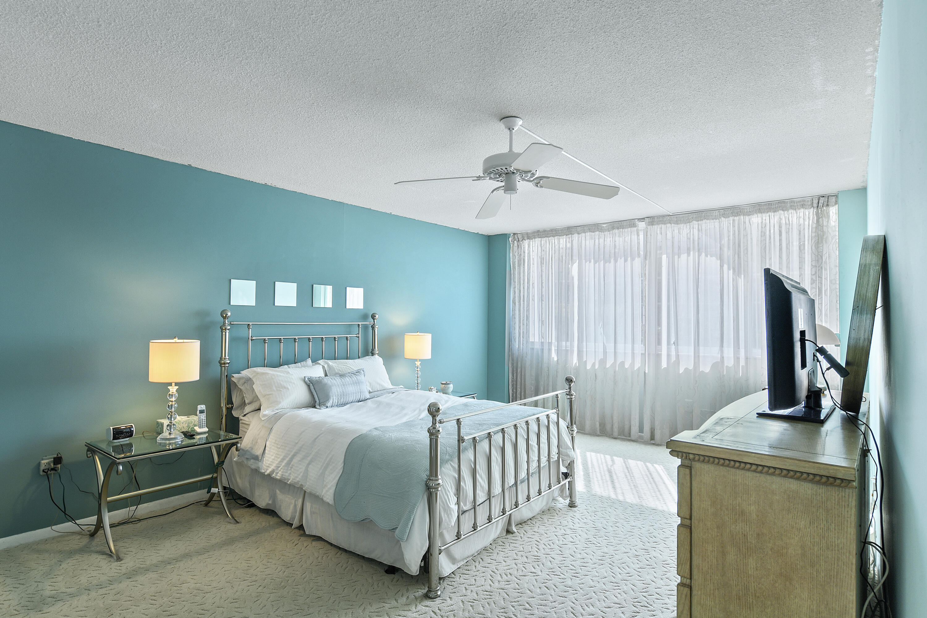 CARLYLE HOUSE COND - Residential