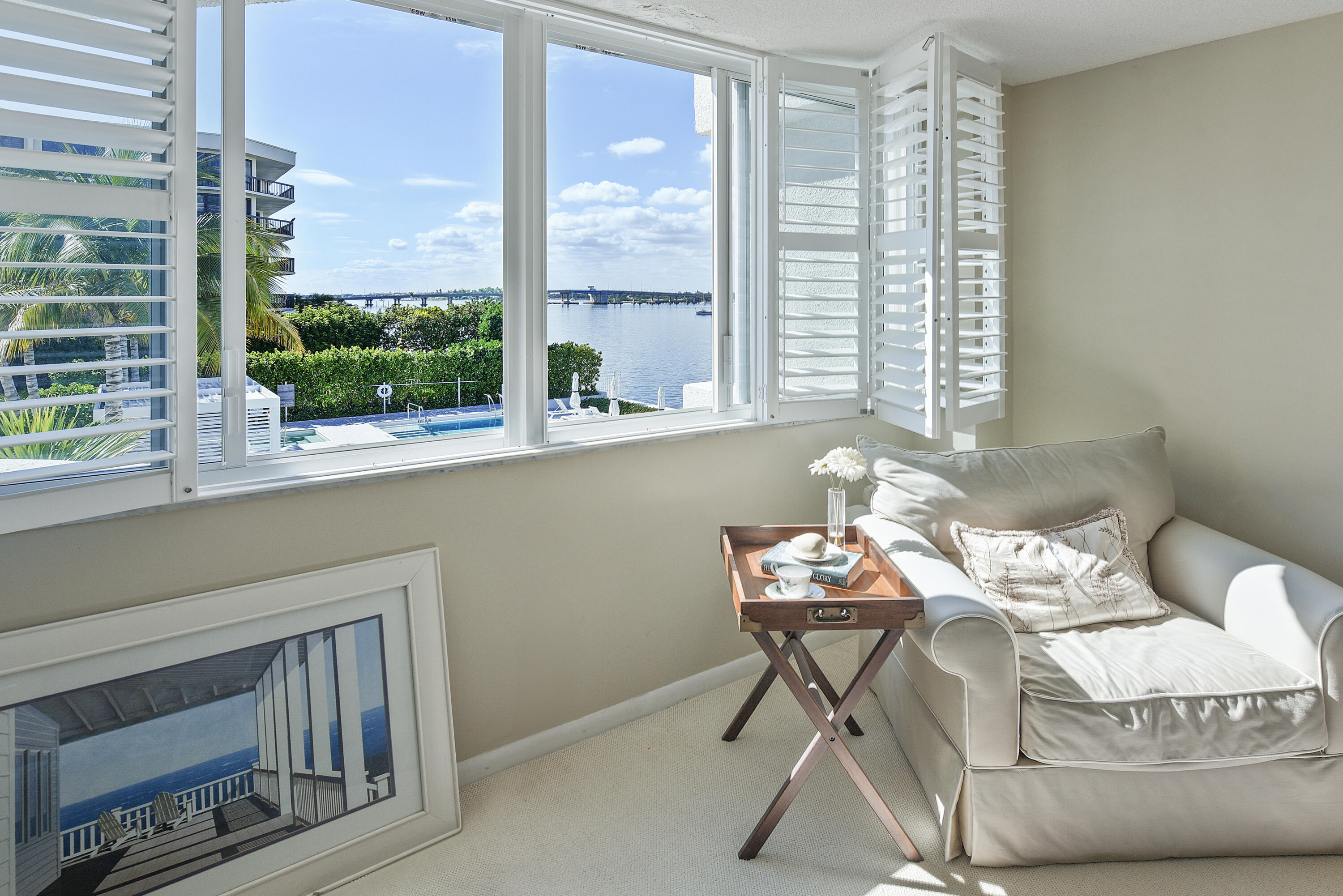 CARLYLE HOUSE COND - Residential