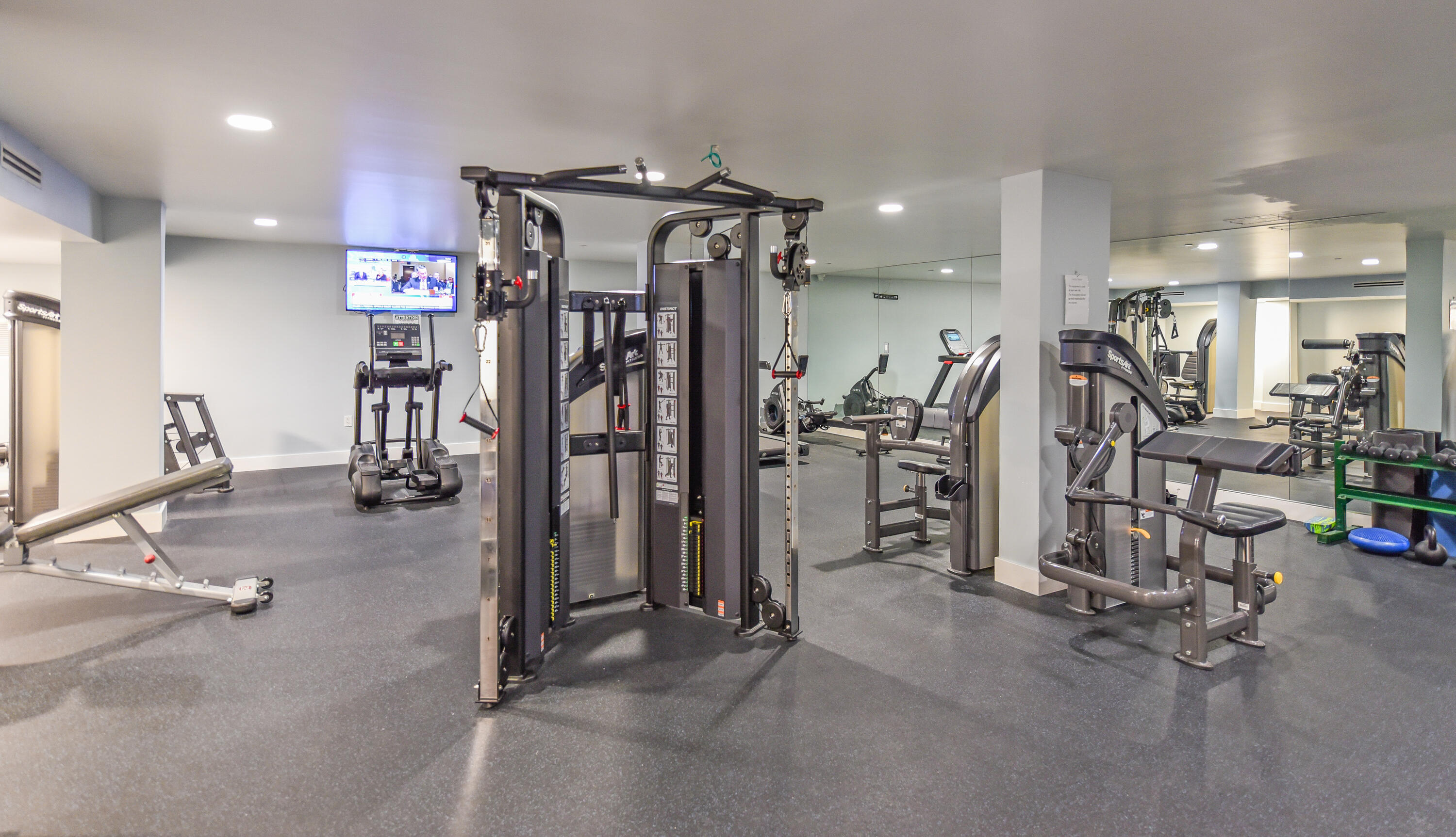 CARLYLE HOUSE COND - Residential