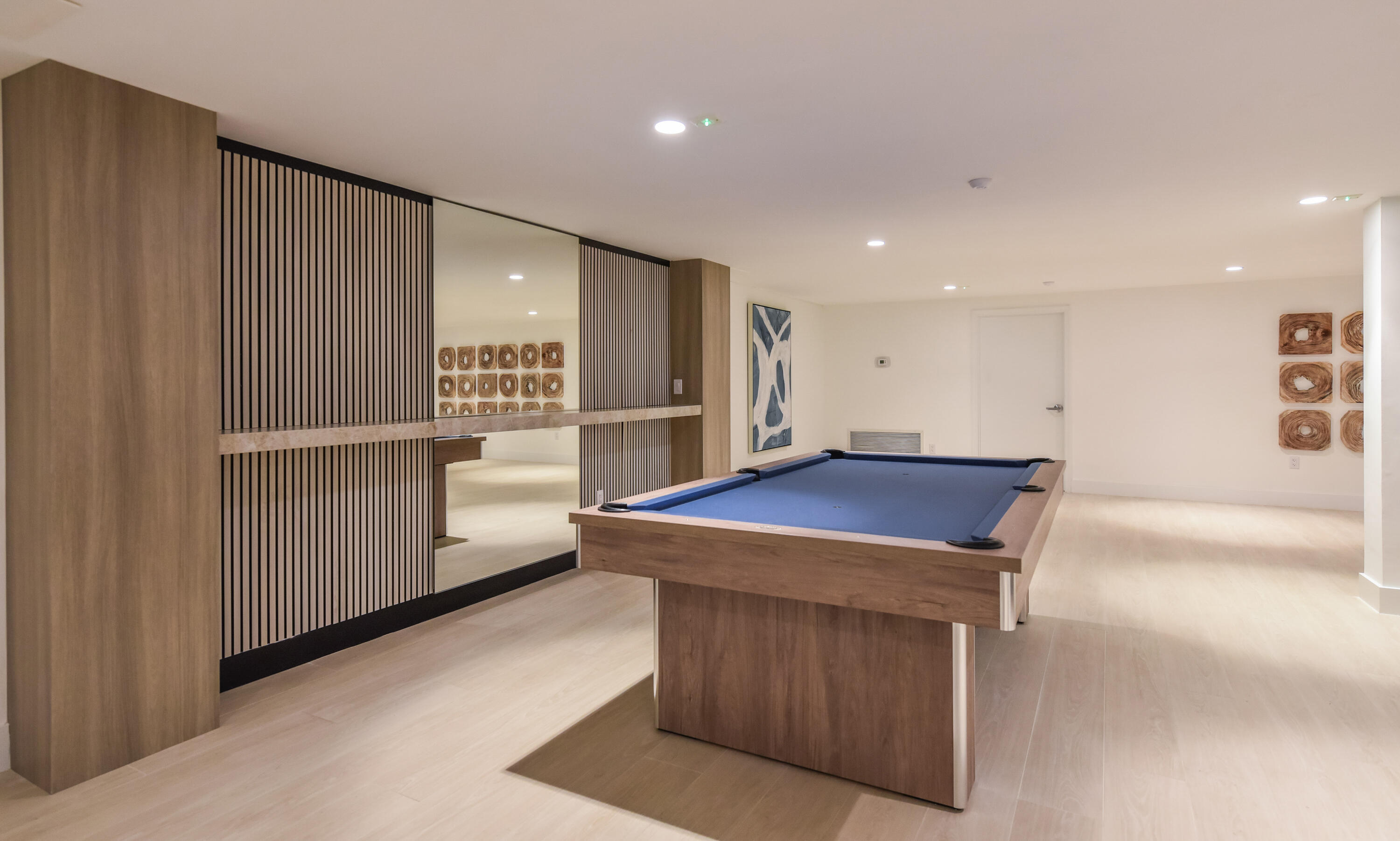 CARLYLE HOUSE COND - Residential