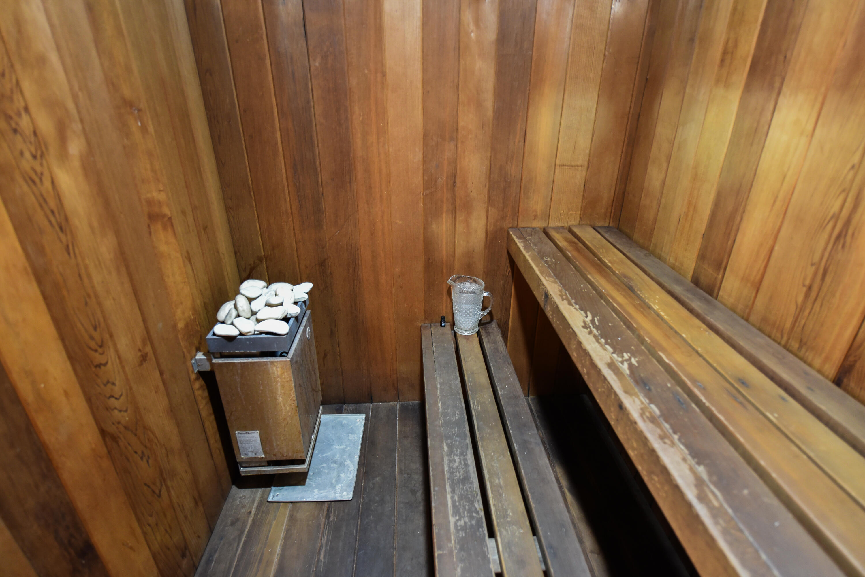 CARLYLE HOUSE COND - Residential