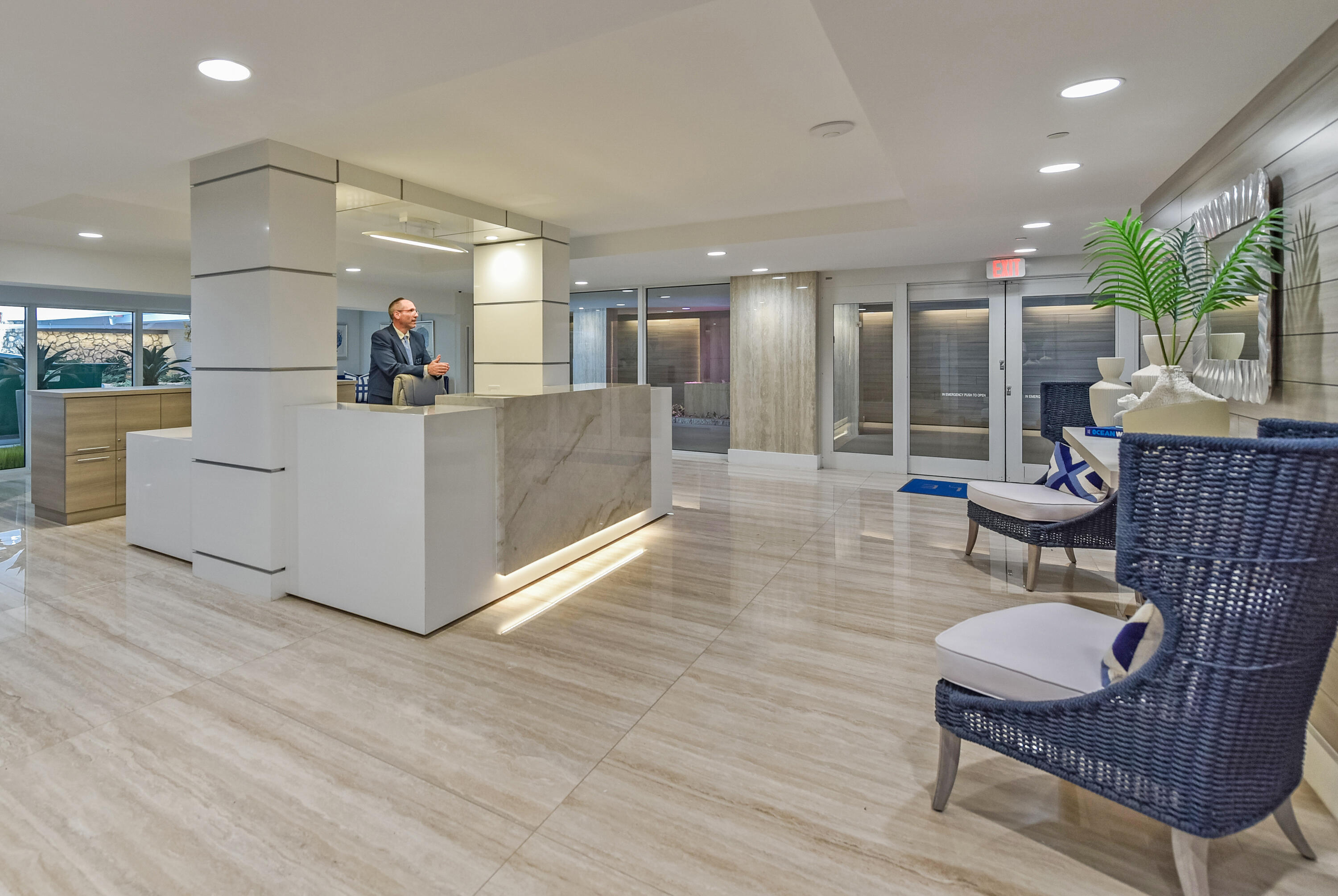 CARLYLE HOUSE COND - Residential