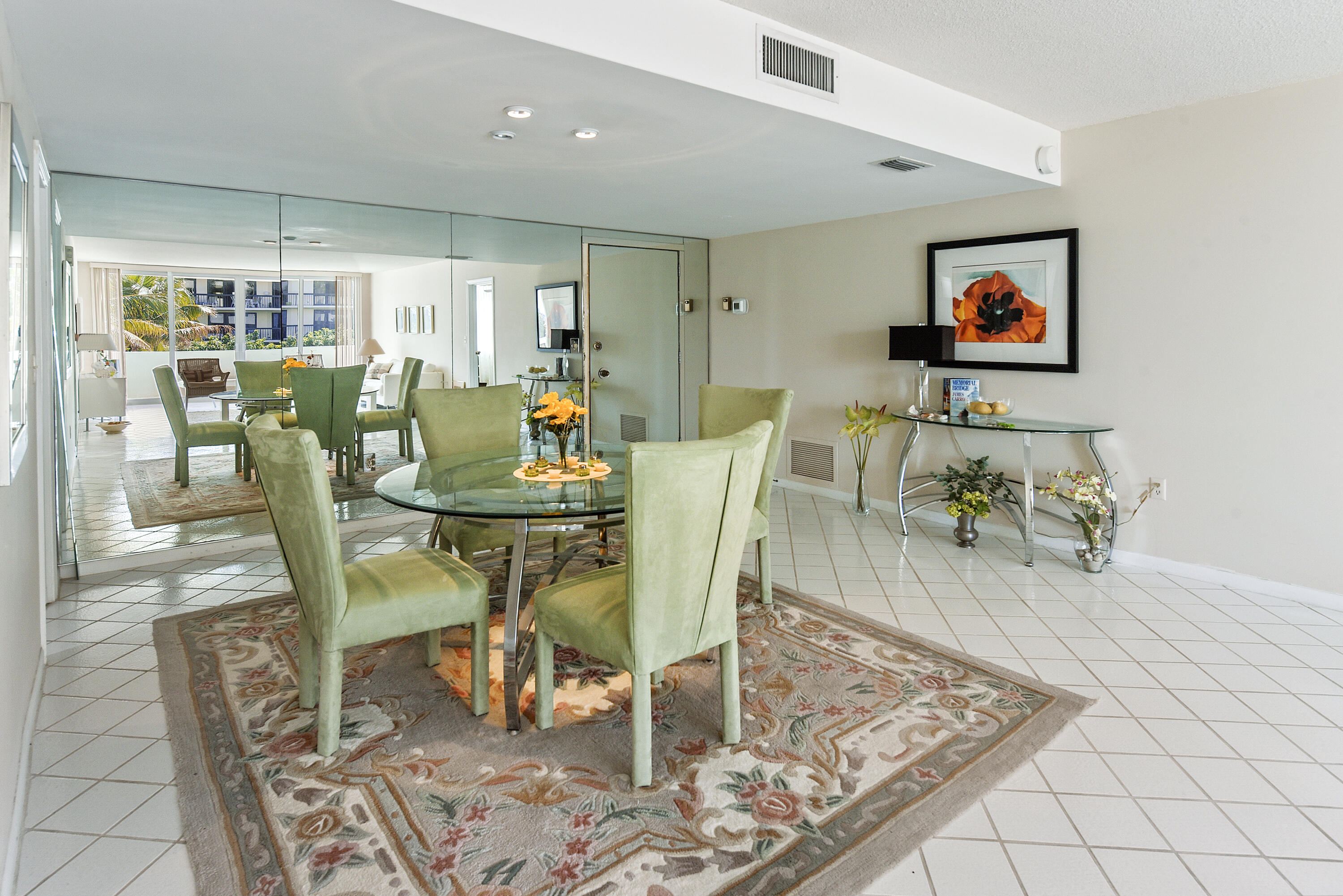 CARLYLE HOUSE COND - Residential