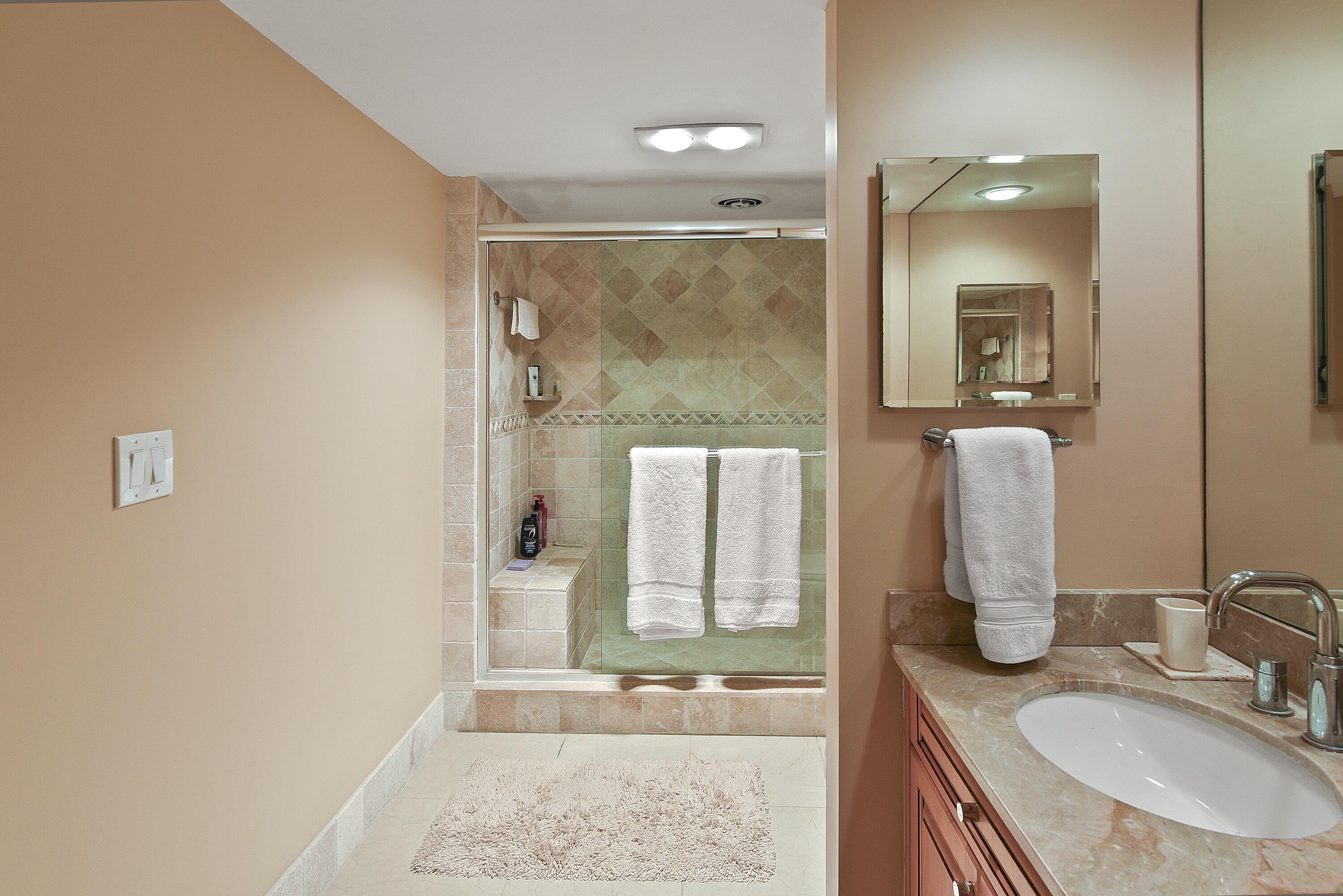 CARLYLE HOUSE COND - Residential