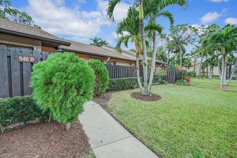 540 Shady Pine Way B Greenacres FL 33415