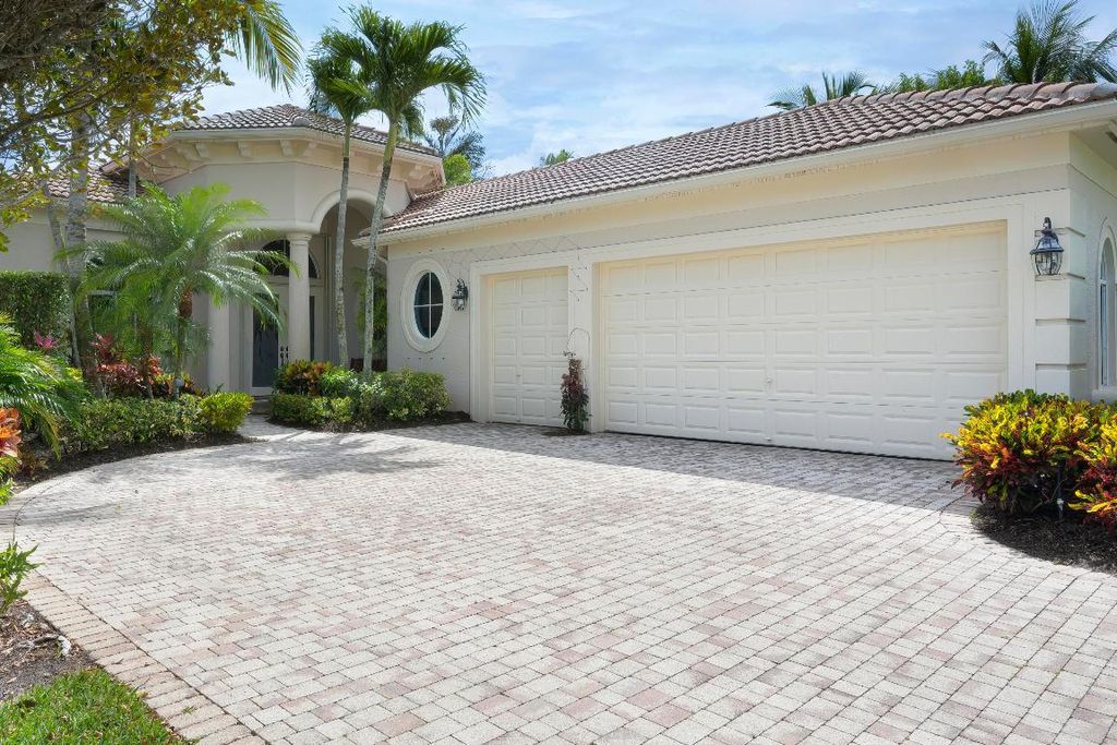 Photo of 124 Porto Vecchio Way, Palm Beach Gardens, FL 33418 (MLS # R10976912)