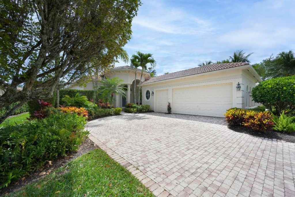 Photo of 124 Porto Vecchio Way, Palm Beach Gardens, FL 33418 (MLS # R10976912)