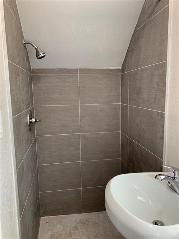 Dupont Add - Residential Lease