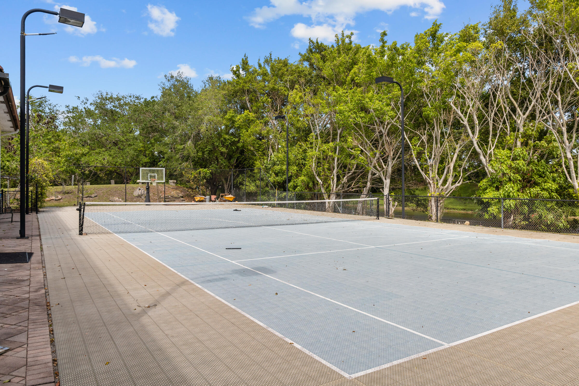 TIERRA DEL REY - Residential Lease