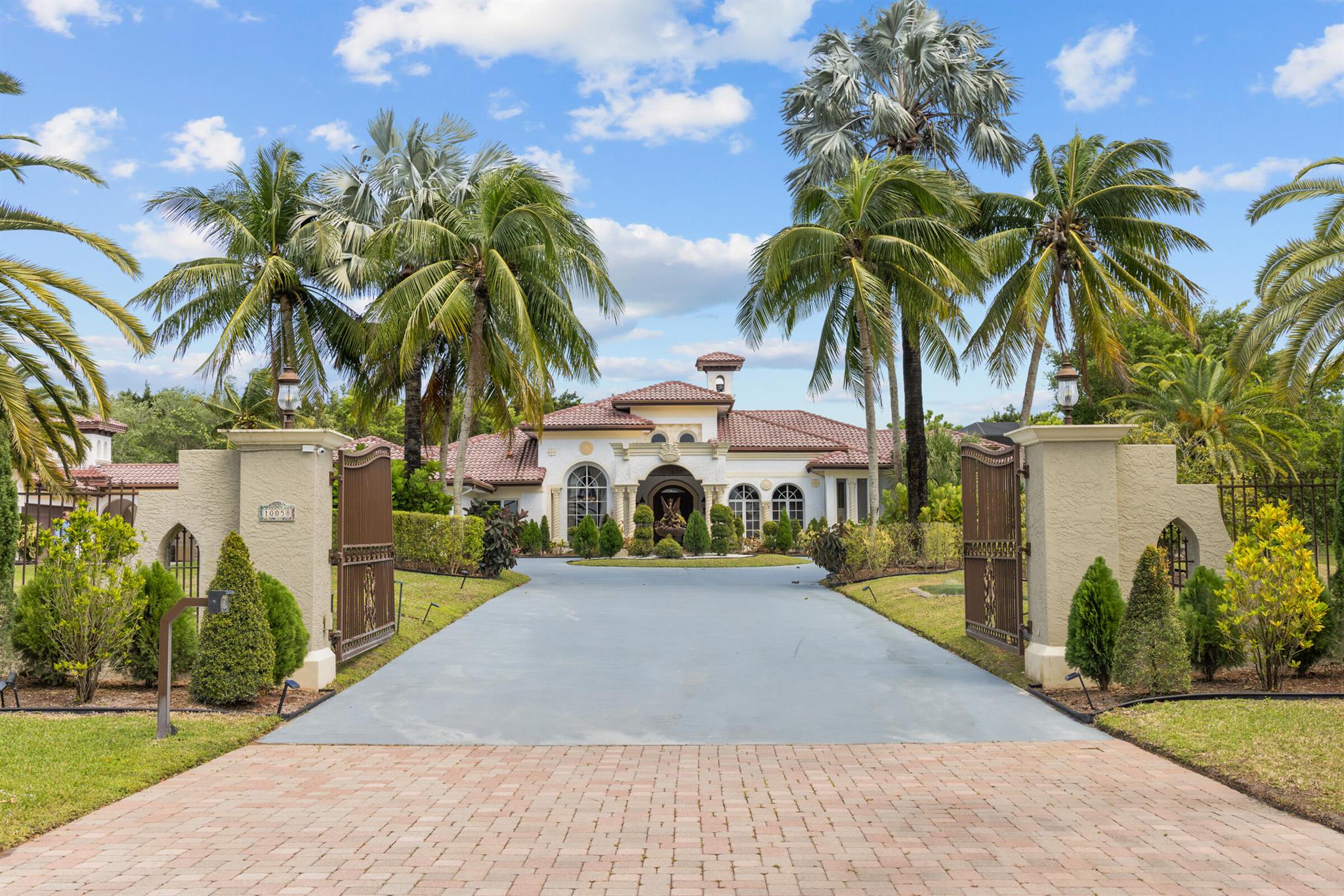 TIERRA DEL REY - Residential Lease