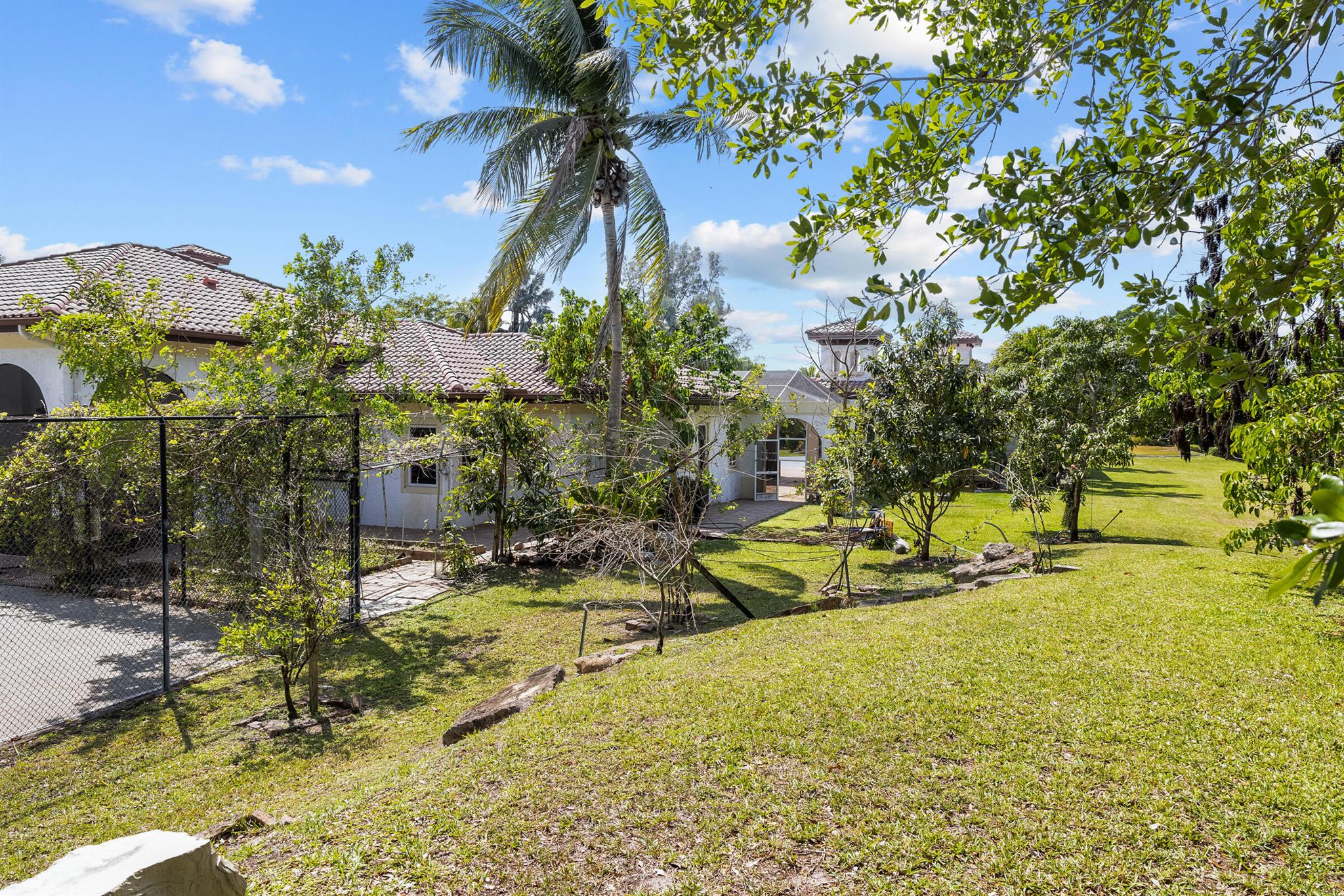 TIERRA DEL REY - Residential Lease