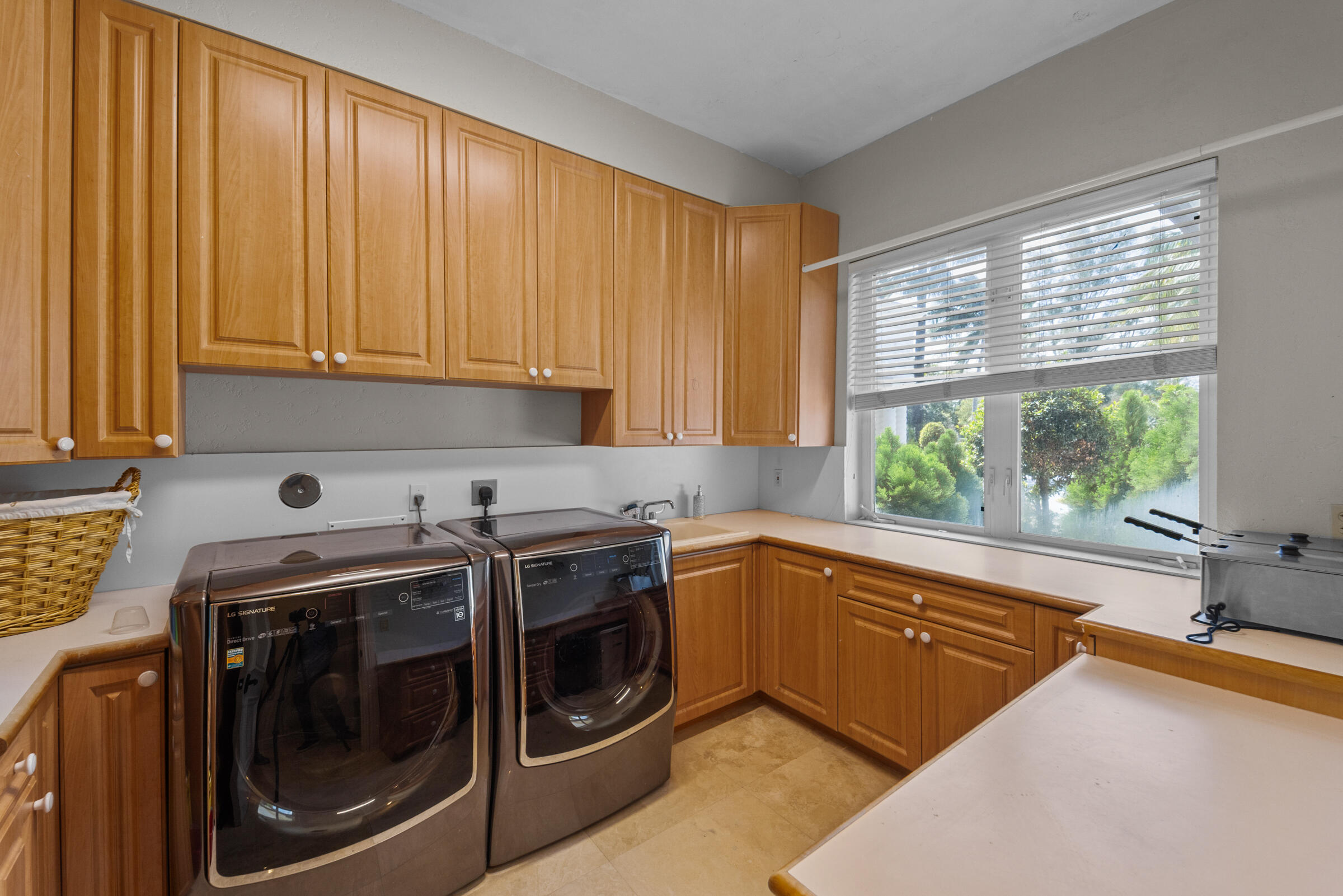 TIERRA DEL REY - Residential Lease