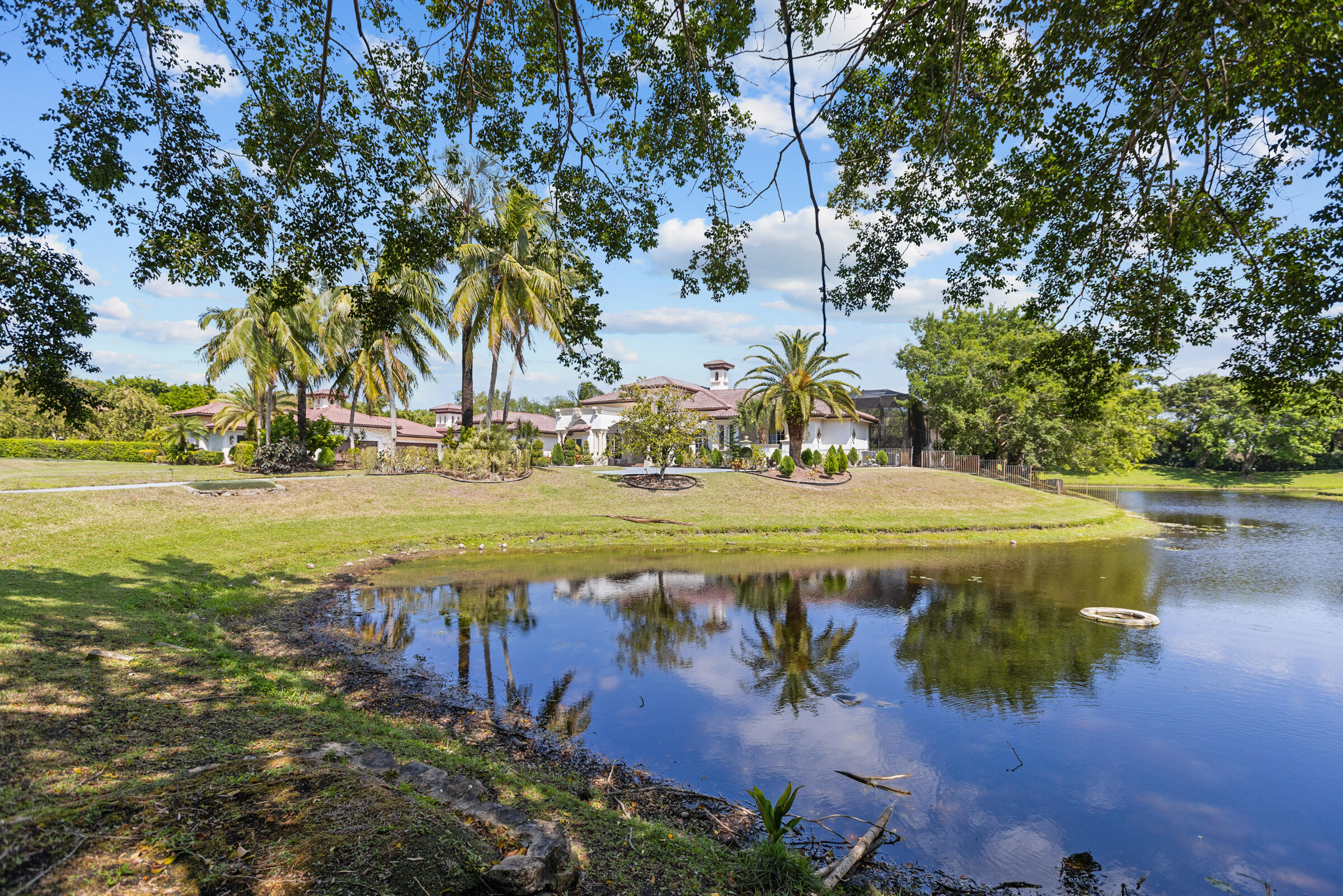 TIERRA DEL REY - Residential Lease