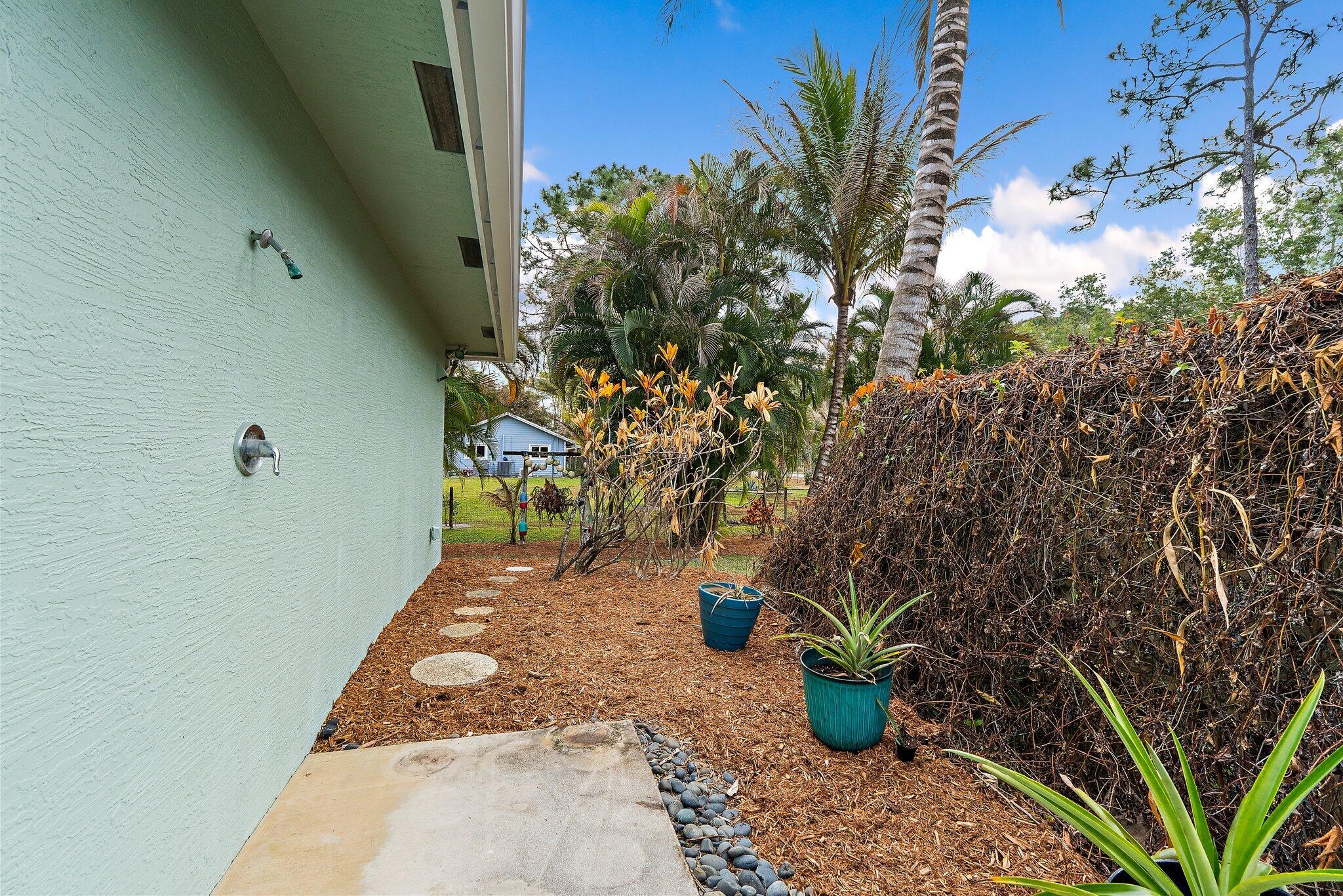 16-41-41~ S 239 FT OF NLY   2490.4 FT OF E 209 FT - Residential