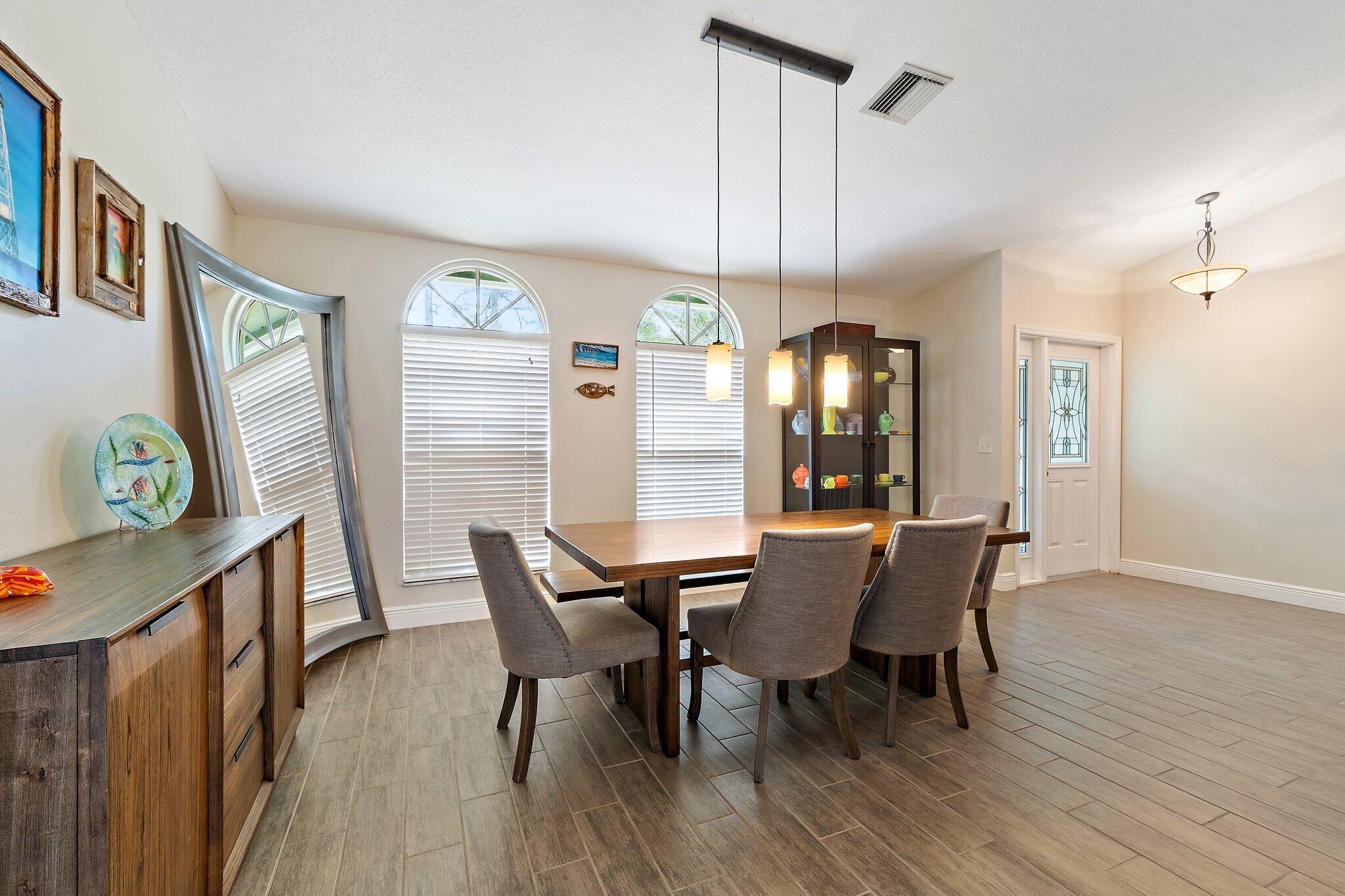 16-41-41~ S 239 FT OF NLY   2490.4 FT OF E 209 FT - Residential