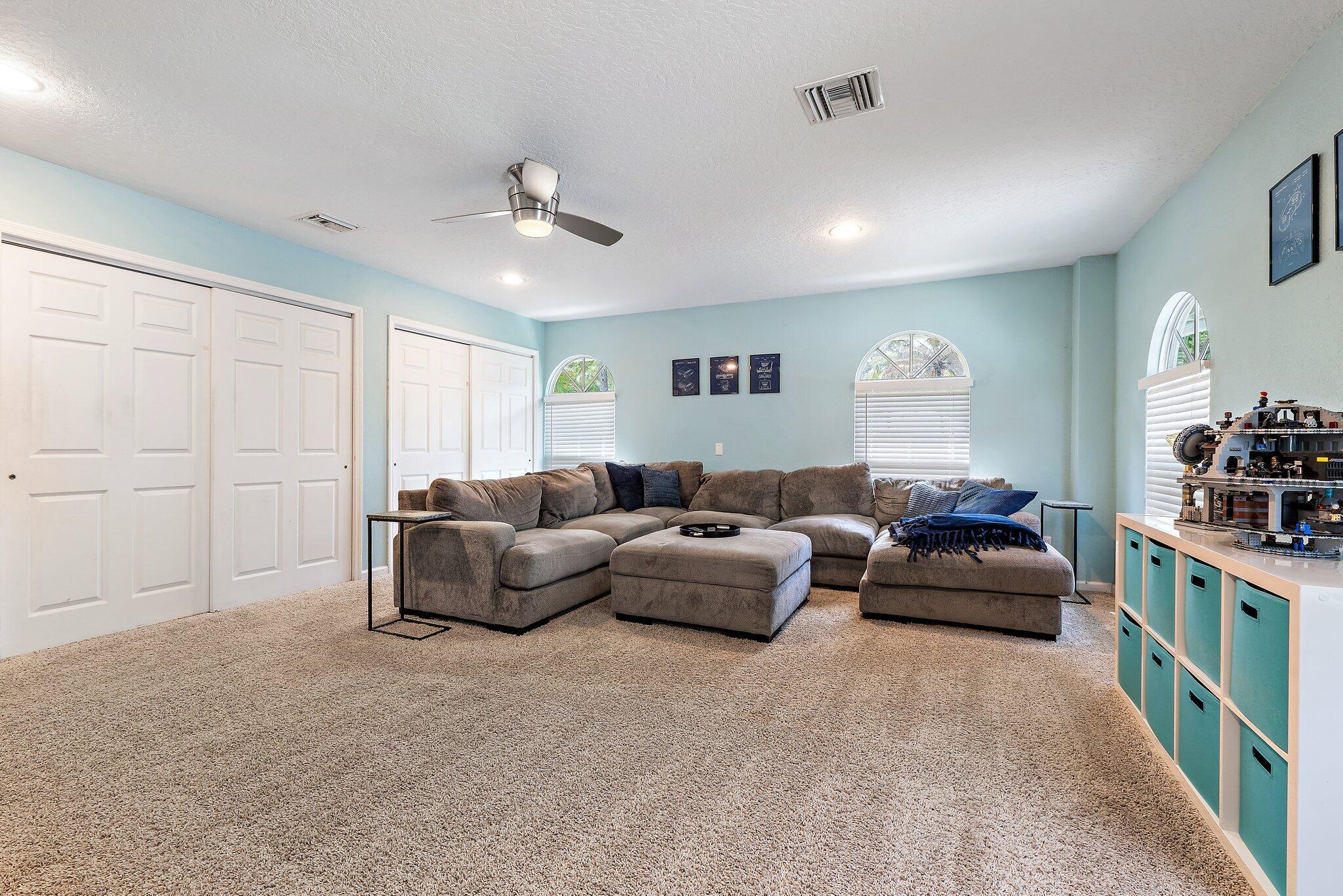 16-41-41~ S 239 FT OF NLY   2490.4 FT OF E 209 FT - Residential