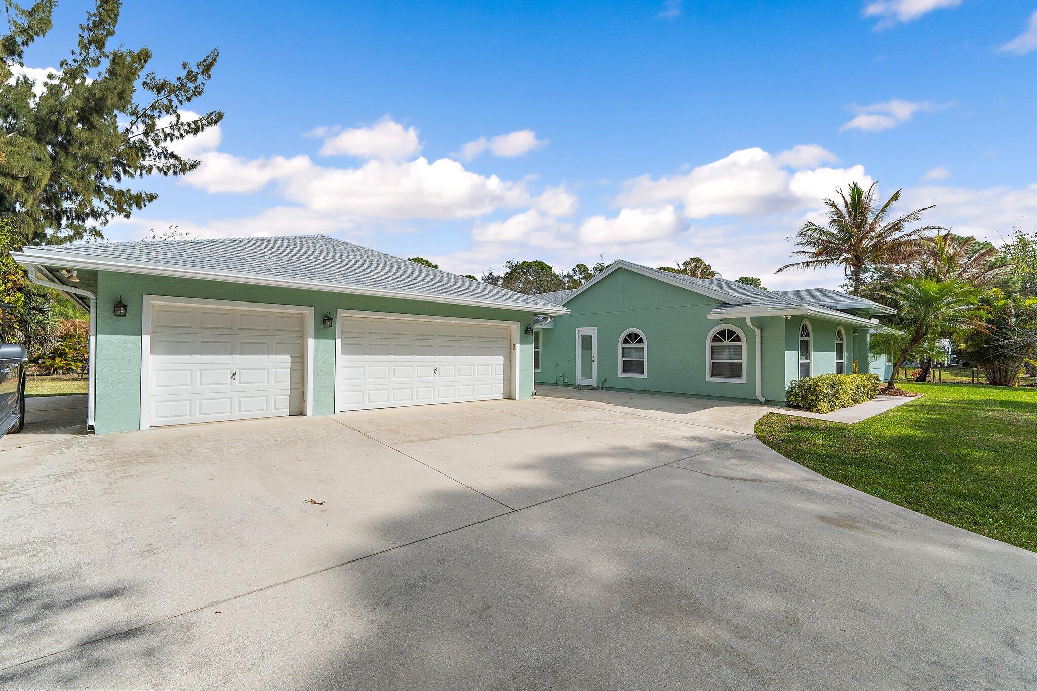 16-41-41~ S 239 FT OF NLY   2490.4 FT OF E 209 FT - Residential