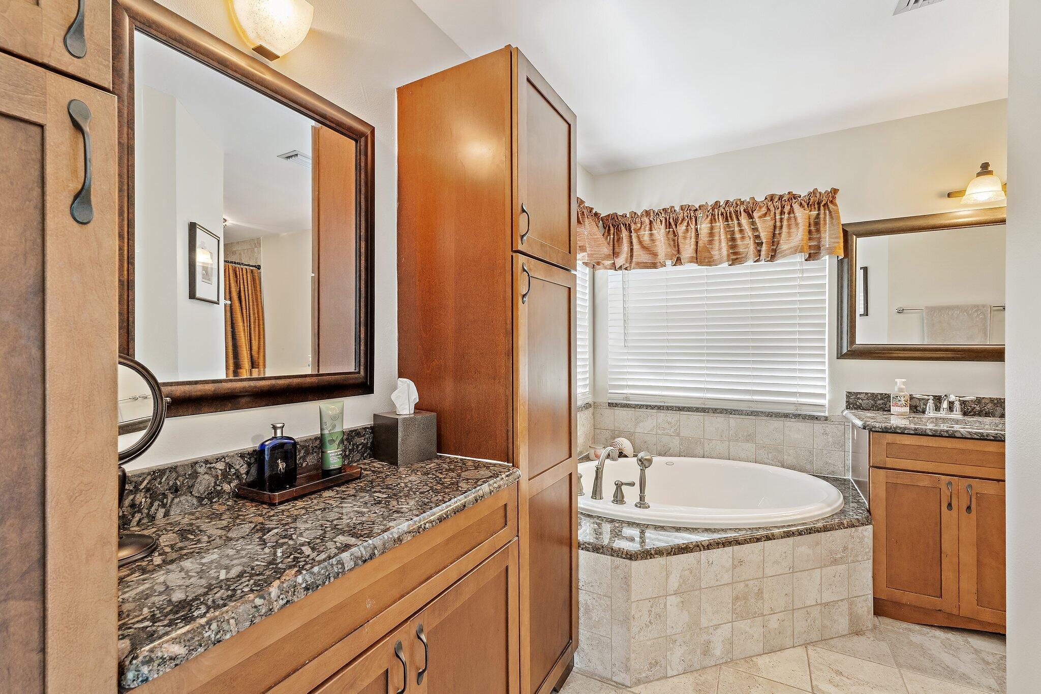 16-41-41~ S 239 FT OF NLY   2490.4 FT OF E 209 FT - Residential