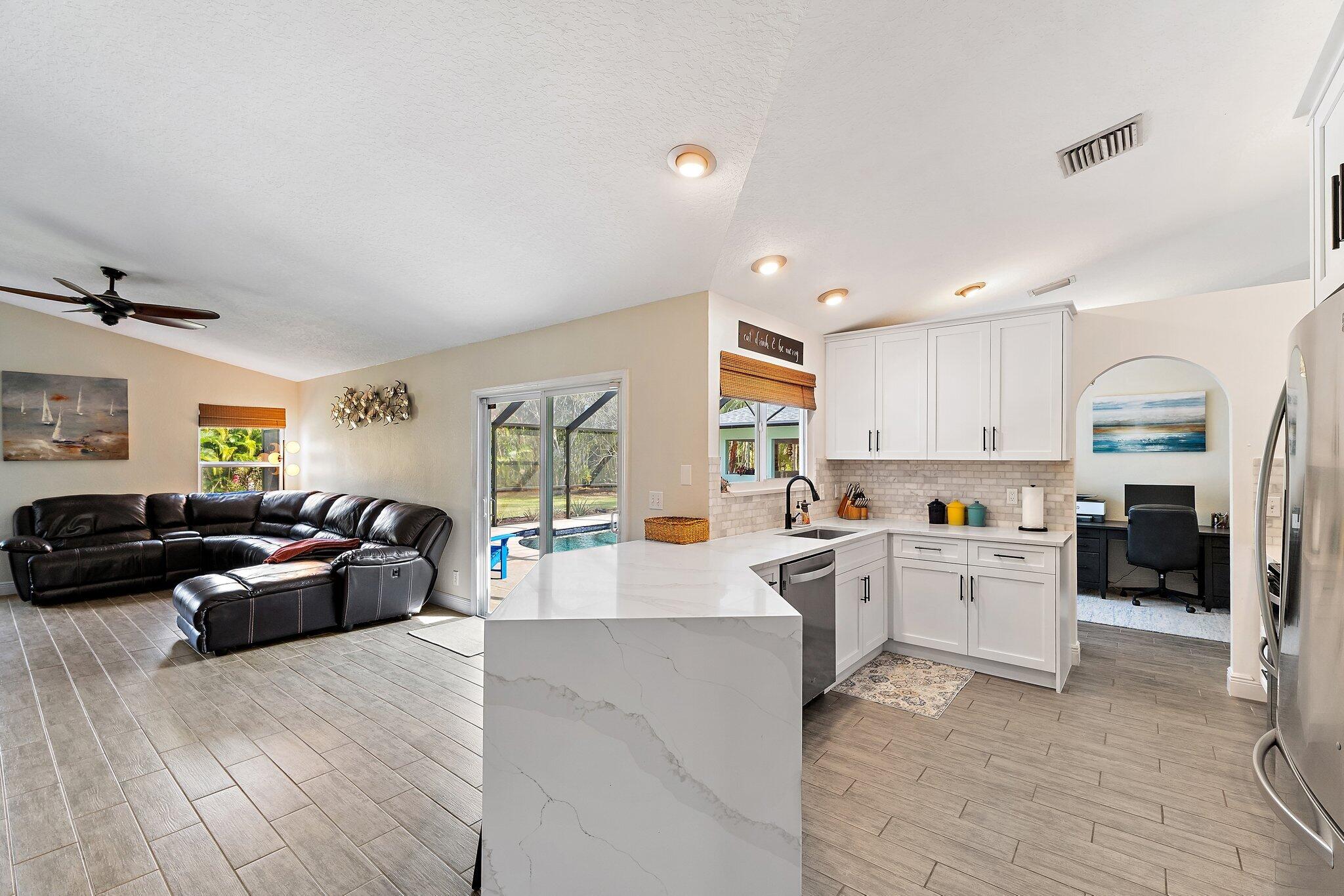 16-41-41~ S 239 FT OF NLY   2490.4 FT OF E 209 FT - Residential