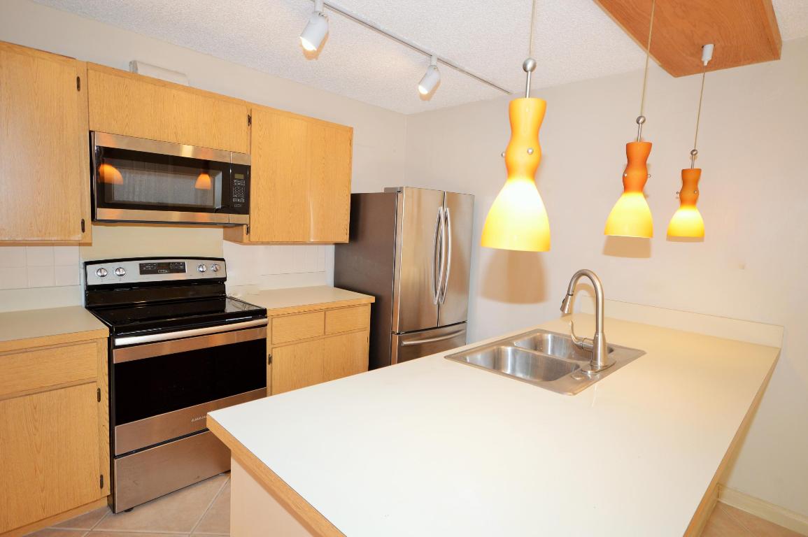 HERITAGE VILLAGE OF P B LAKES - Residential