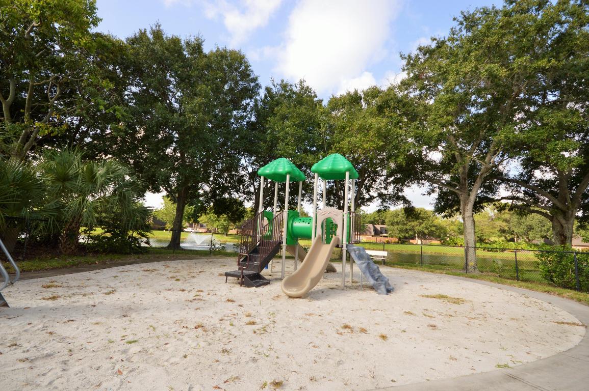 HERITAGE VILLAGE OF P B LAKES - Residential